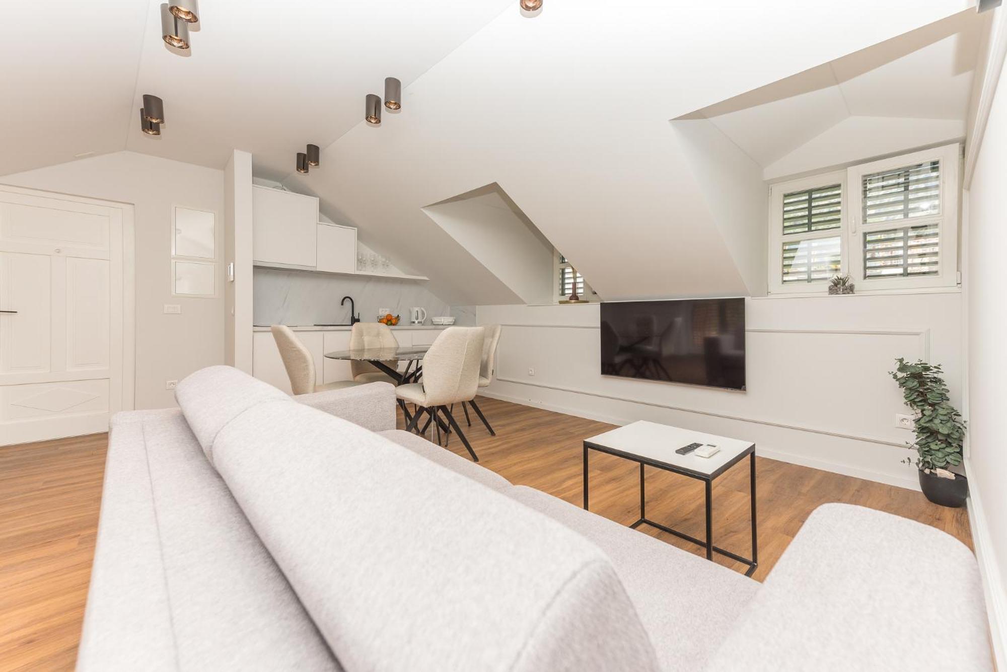 Apartman Palace Heritage 1 *